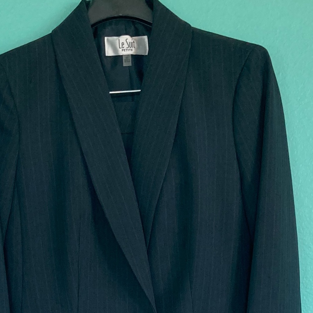 Le Suit Petite Navy NWT!